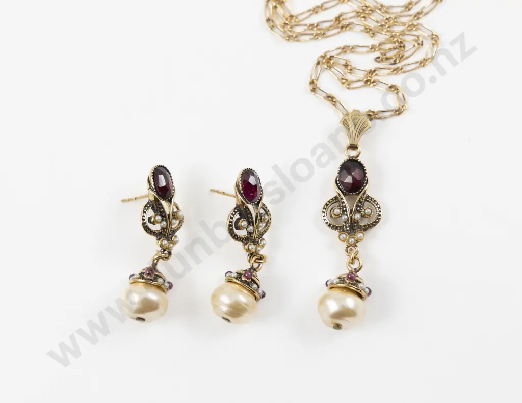 Vintage Alcozer & J Silver Gilt Imitation Ruby and Pearl Necklace Image 1++
