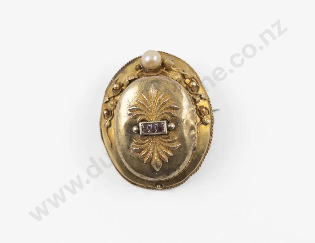 Victorian 9ct Garnet and Pearl Photo Locket Brooch Image 1++
