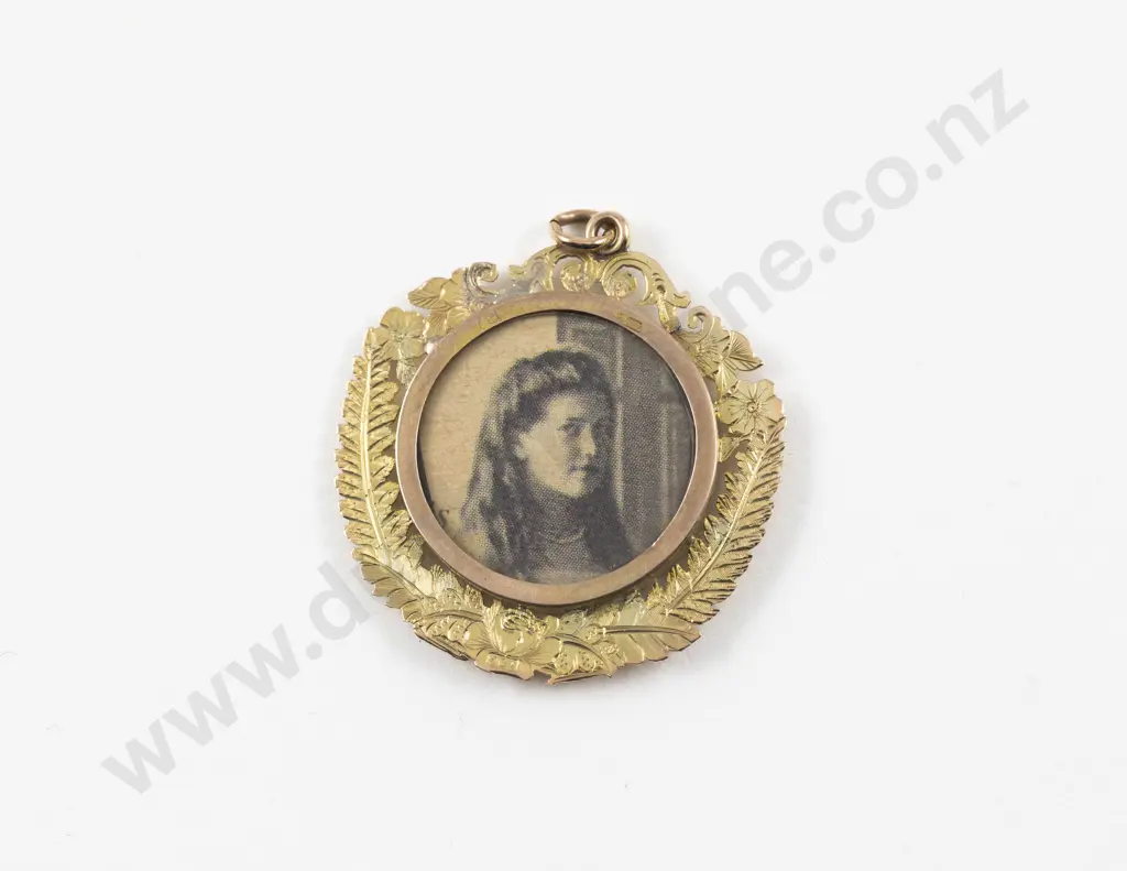 Victorian 9ct Framed Double Sided Photo Locket Pendant Image 1++