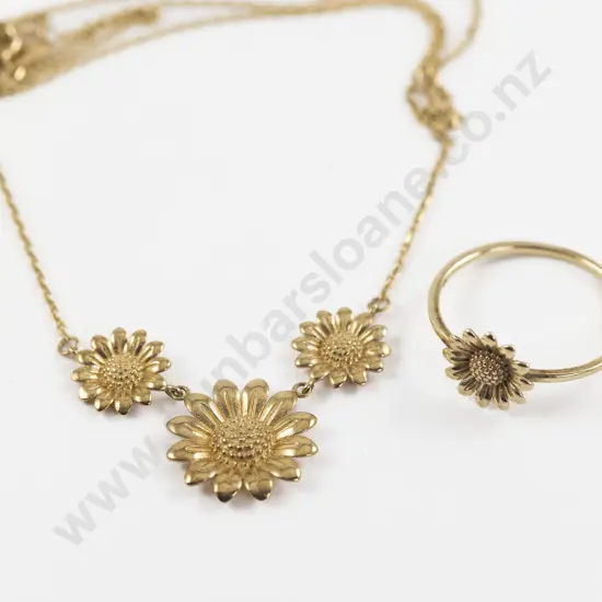 9ct Daisy Ring and Matching Necklace