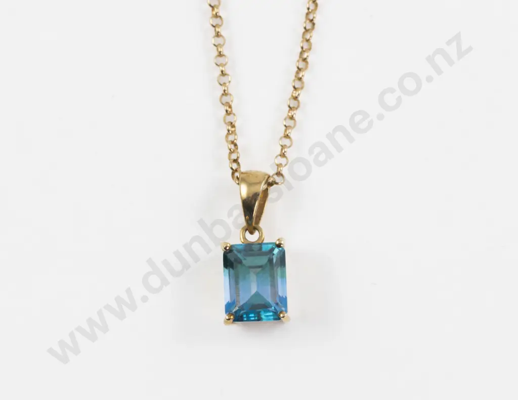 9ct Single Stone Topaz Pendant Image 1++