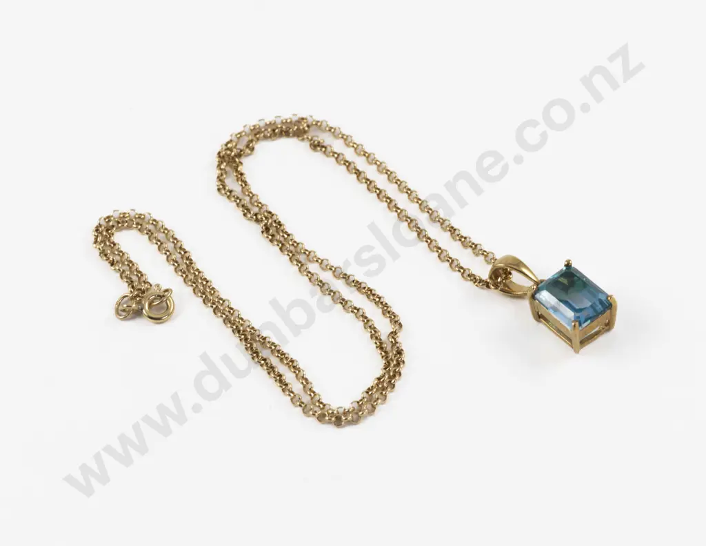 9ct Single Stone Topaz Pendant Image 1++
