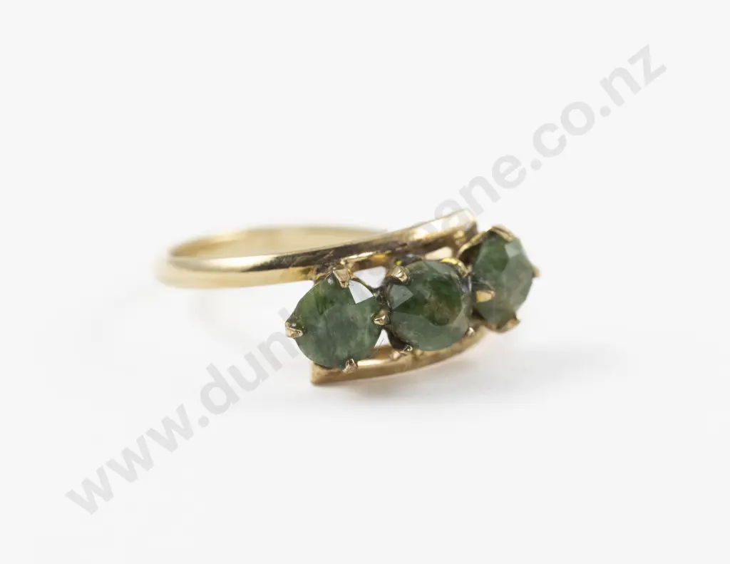 9ct Three Gem Set Green Stone Ring Image 1++