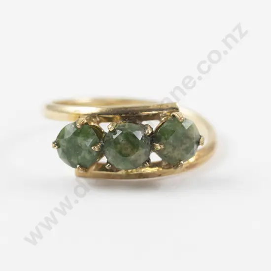 9ct Three Gem Set Green Stone Ring