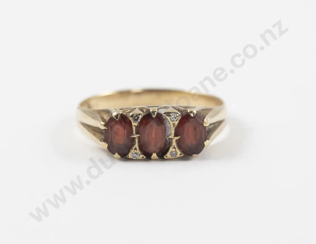 9ct Seven Stone Garnet and Diamond Ring Image 1++