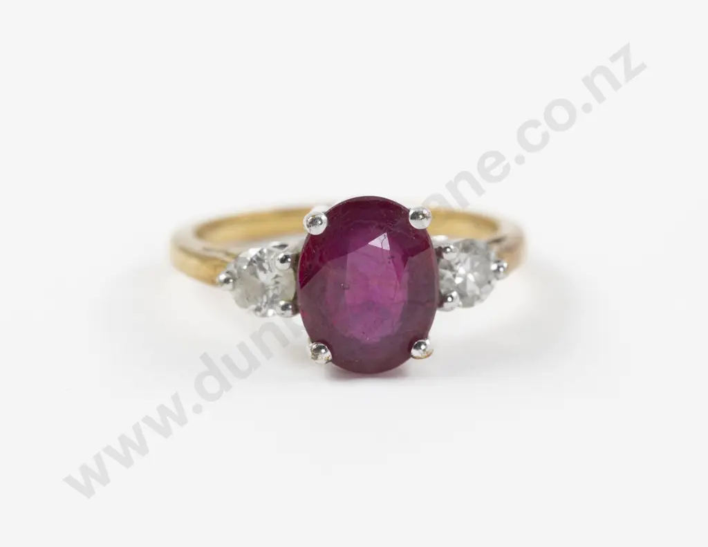 9ct Three Stone Garnet and Diamond Ring Image 1++