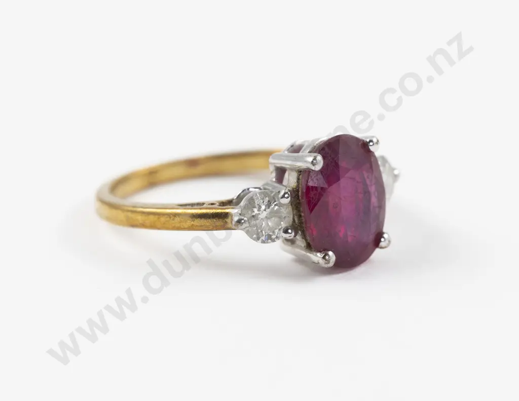 9ct Three Stone Garnet and Diamond Ring Image 1++