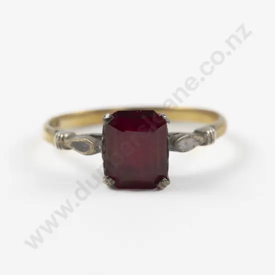 9ct Single Garnet Ring