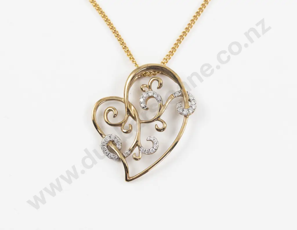 9ct 30Stone Diamond Heart Pendant on 9ct Fancy Link Neck Chain Image 1++