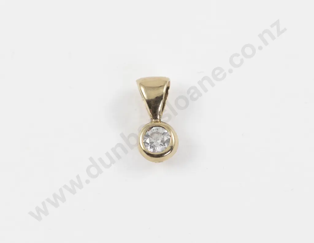 9ct Single Diamond Pendant Image 1++