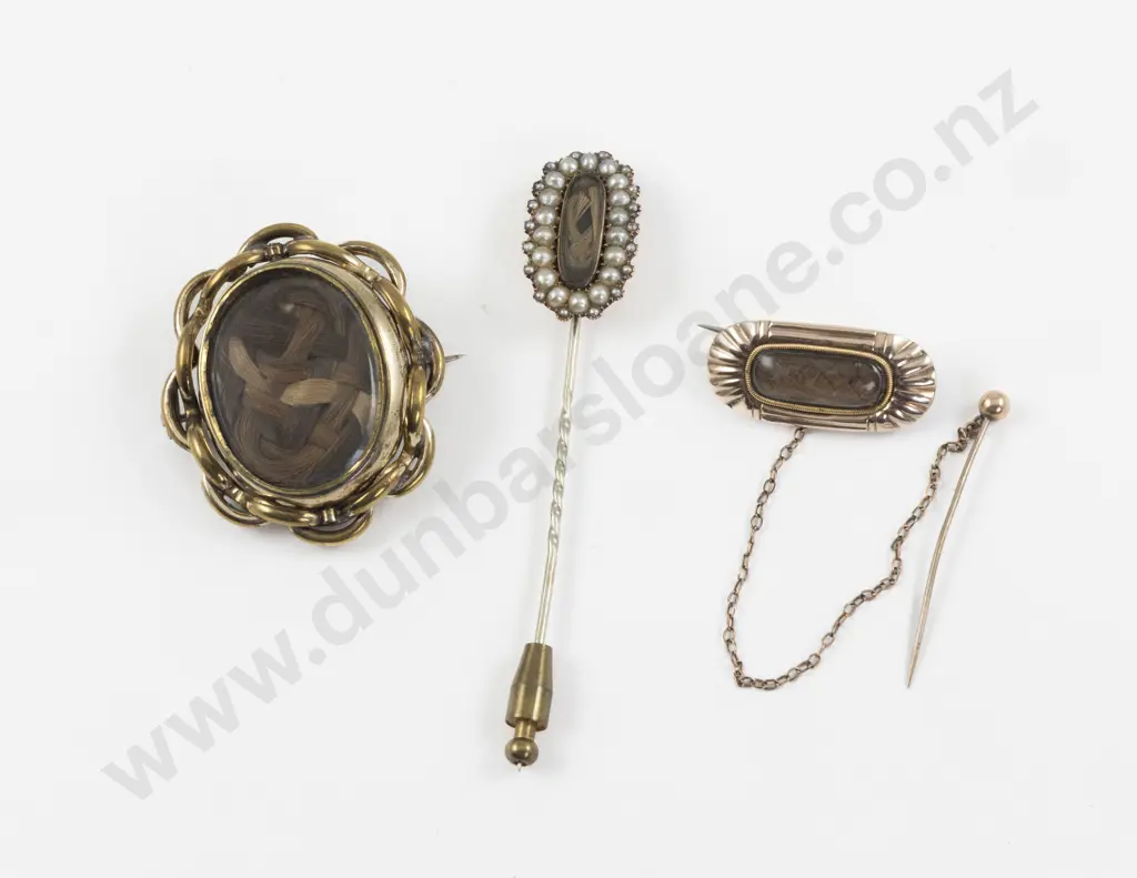 Victorian 9ct Hair Plait Mourning Brooch Image 1++