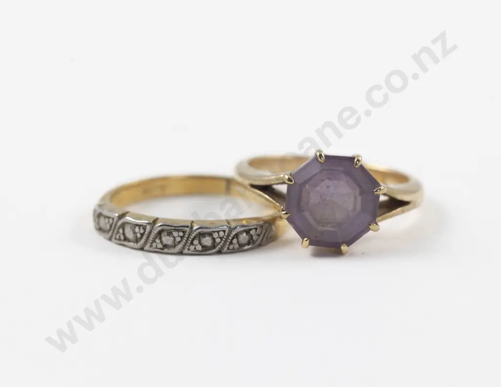 18ct Engraved Band Ring and 9ct Single Amethyst Ring Image 1++