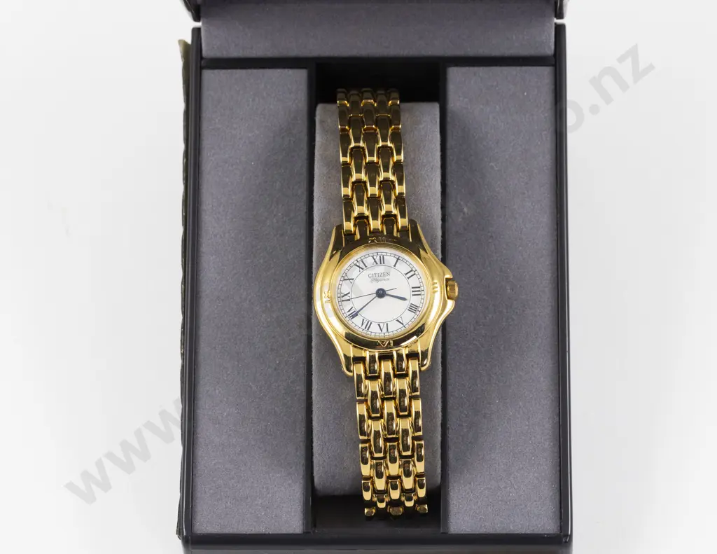 Vintage Citizen Ladies Dress Wrist Watch Image 1++