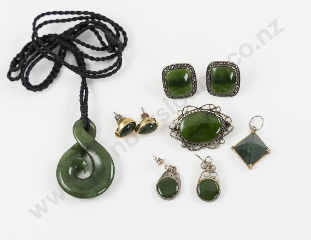 Pair S/S and Marcasite Greenstone Stud Earrings with Assorted Greenstone Jewellery Image 1++