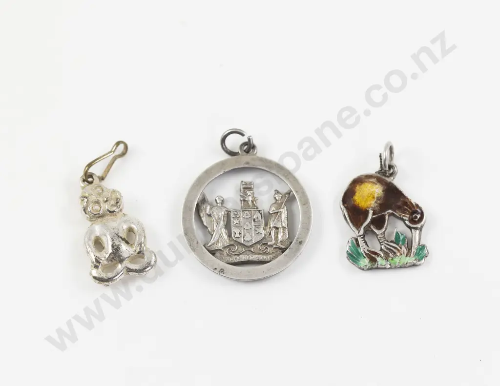 Three S/S NZ Pendants Image 1++
