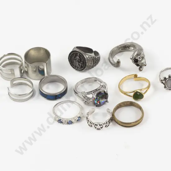 Collection of Assorted S/S and Costume Jewellery Rings
