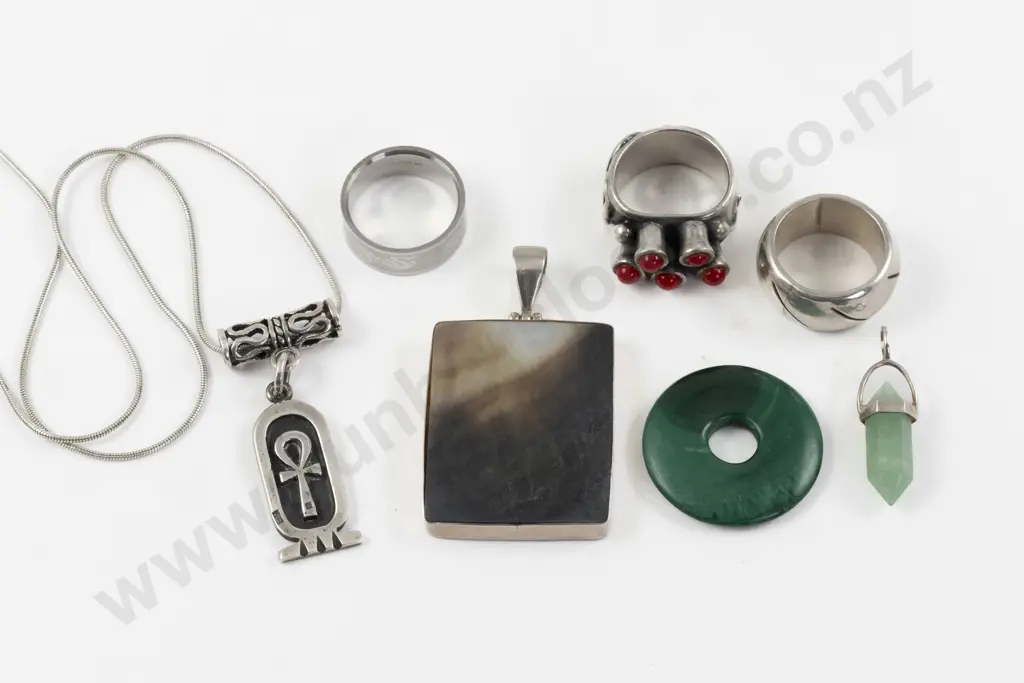 Collection of Assorted S/S Jewellery Image 1++