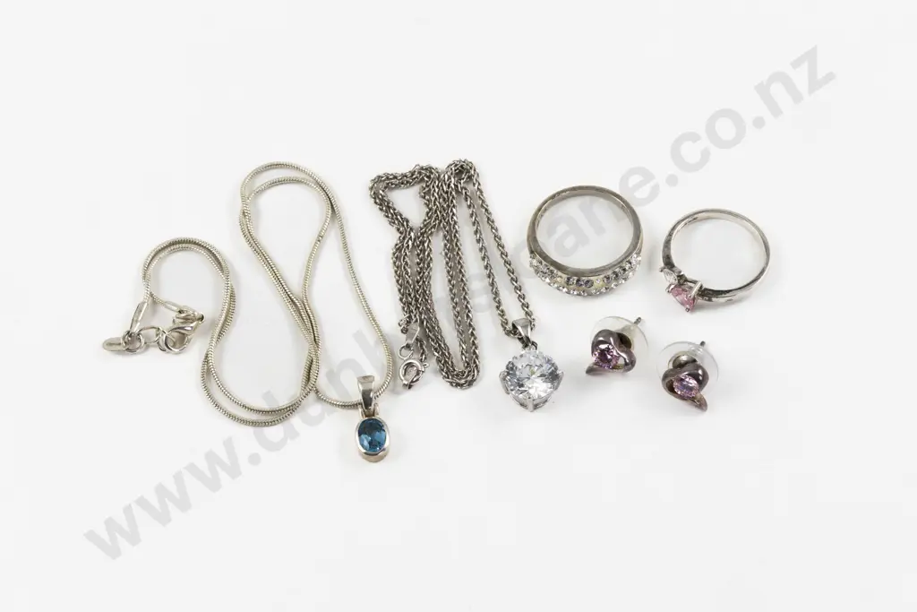 Collection of Assorted S/S Jewellery Image 1++