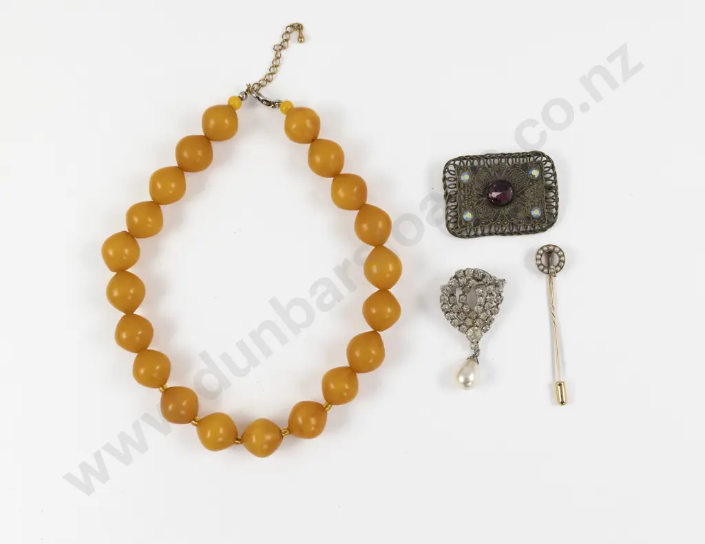 Vintage Single Strand Amber Bead Necklace Image 1++