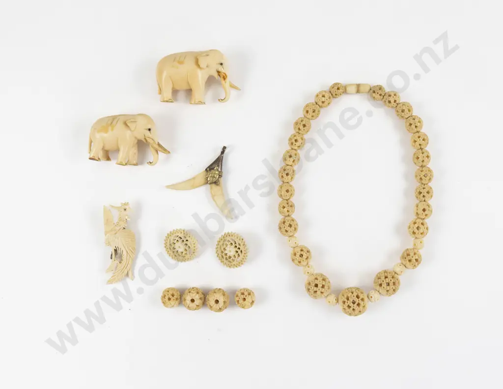 Collection of Ivory Jewellery and Assorted Image 1++