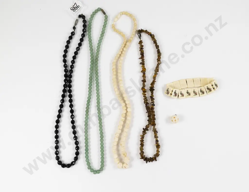 Single Strand Ivory Bead Necklace and Pendant Image 1++