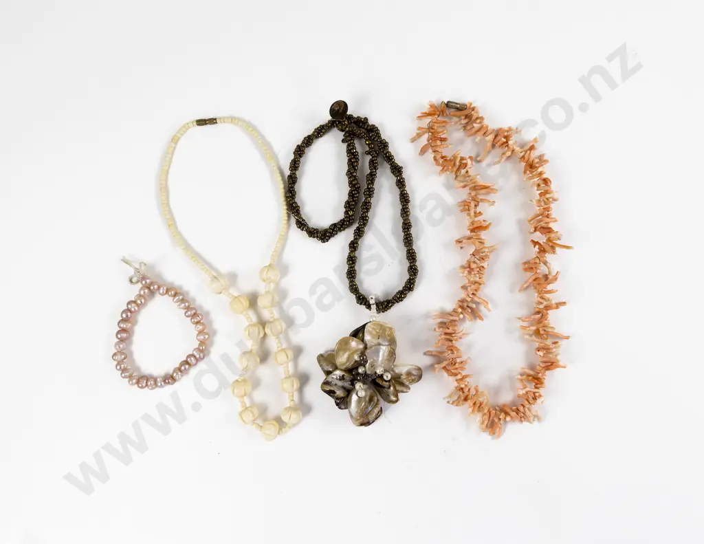 Single Strand Pink Coral Bead Necklace Image 1++