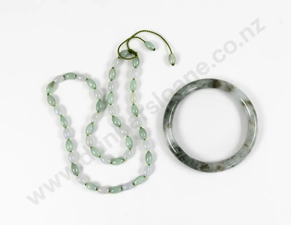 Single Strand Uniform Jade Bead Necklace and Bangle Image 1++