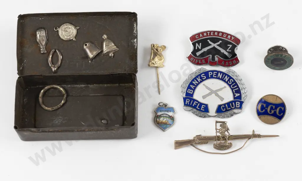 9ct Brooch with Collection of Enamel Brooches and Assorted Image 1++