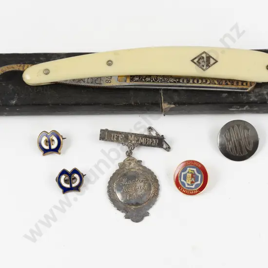 S/S Medallion 'Marton Harrier Club' with Brooches and 'Pump Gold' Vintage Razor