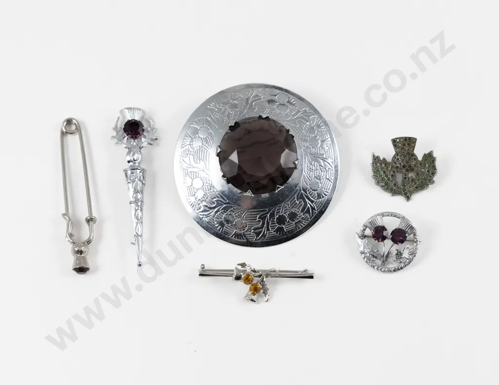 Large Scottish Kilt Brooch Image 1++
