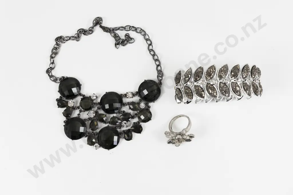Rhinestone 'Bling' Costume Jewellery Necklace Bracelet and Ring Image 1++