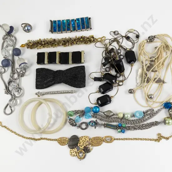 Collection of Assorted Costume Jewellery