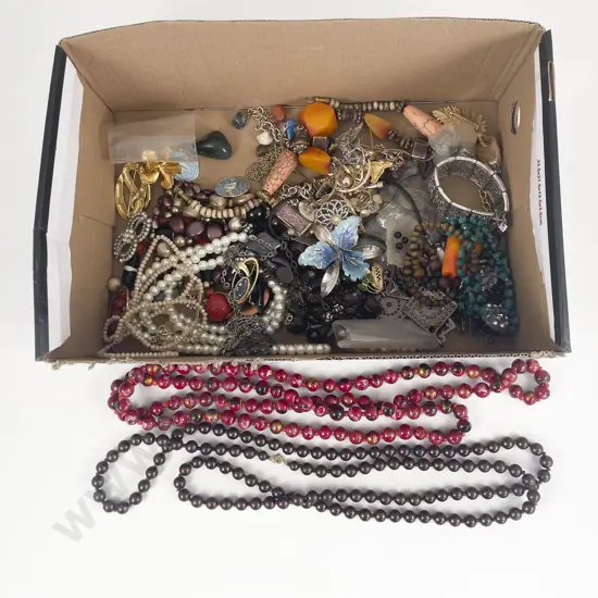 Collection of Assorted Costume Jewellery