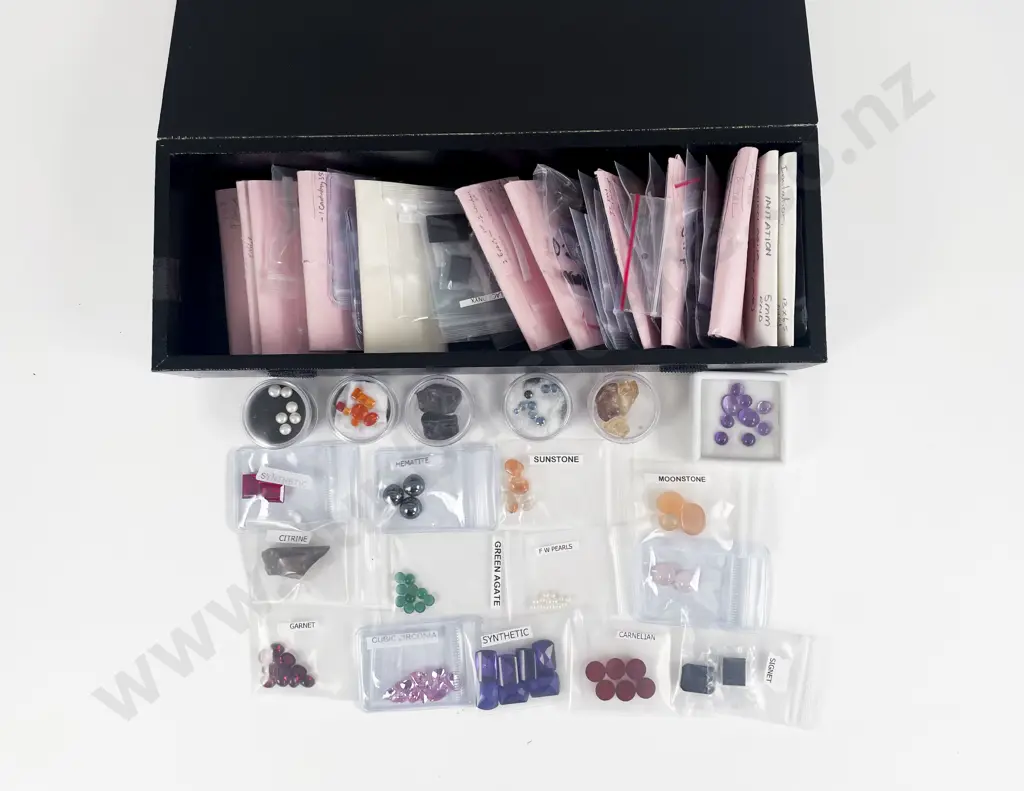 Collection of Various Unmounted Gem Stones Image 1++