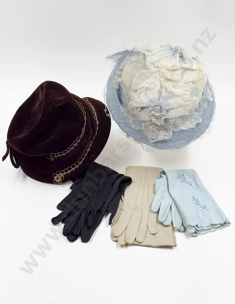 Three Vintage Hats & Various Gloves Image 1++