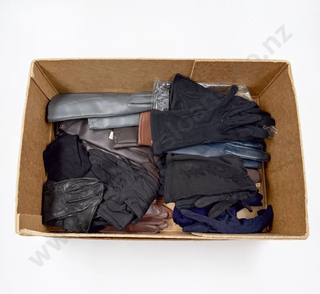 Quantity of Various Gloves Image 1++