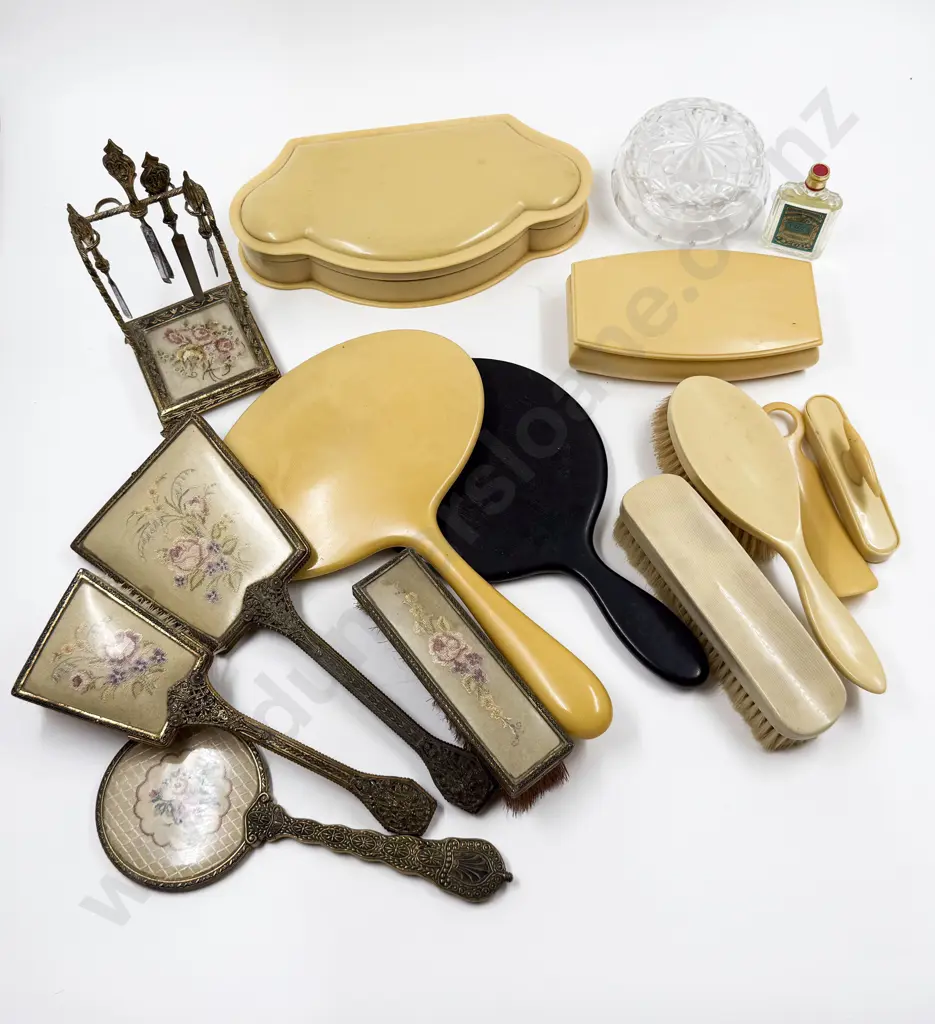 Collection of 1930's Casein Bakelite Dressing Table Gear Image 1++