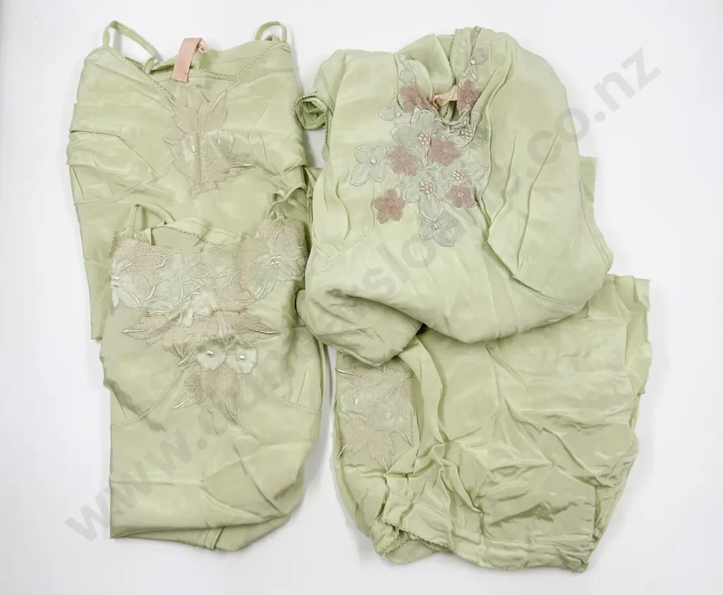 Art Deco 1920's - 30's Silk Nightwear Set Including Slip - Nightgown - Pantaloons - Camisole Image 1++