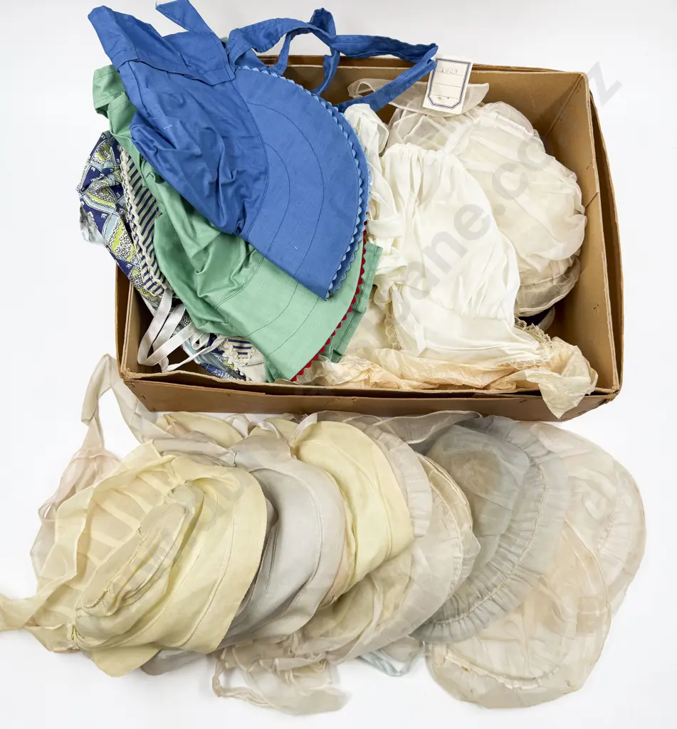 Collection 1930's - 1940's Baby Sun Bonnets & Various Image 1++