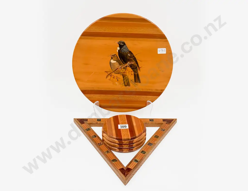 Two Pieces of Sovereign Ware and NZ Timber Cribbage Counter Holder Image 1++