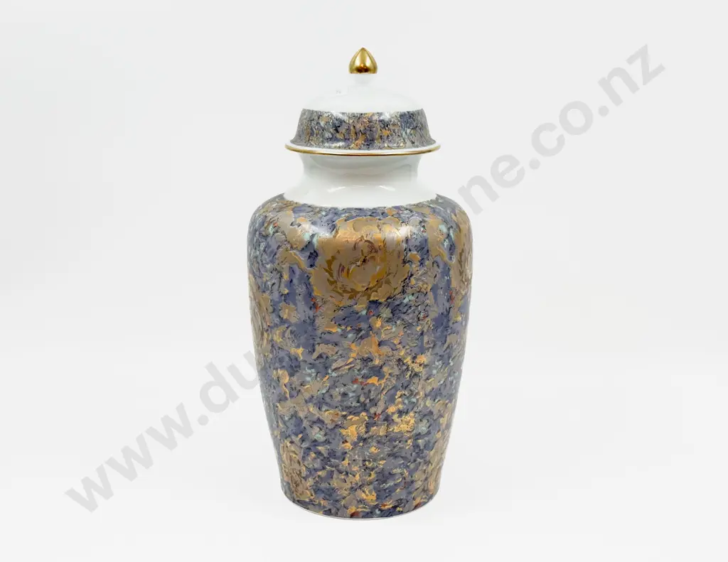 Kaiser Lidded Urn Image 1++