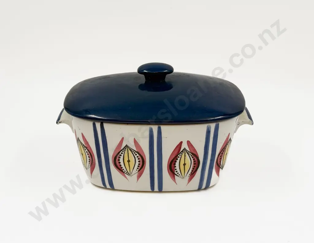 Swedish Lidded Oven Dish Image 1++