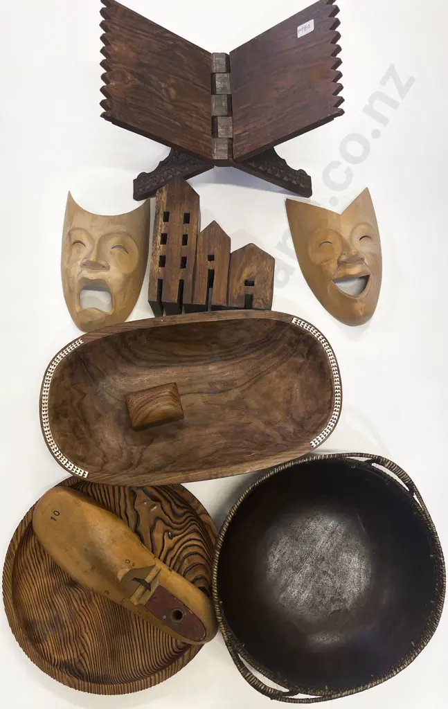 Qty of Assorted Woodware Image 1++