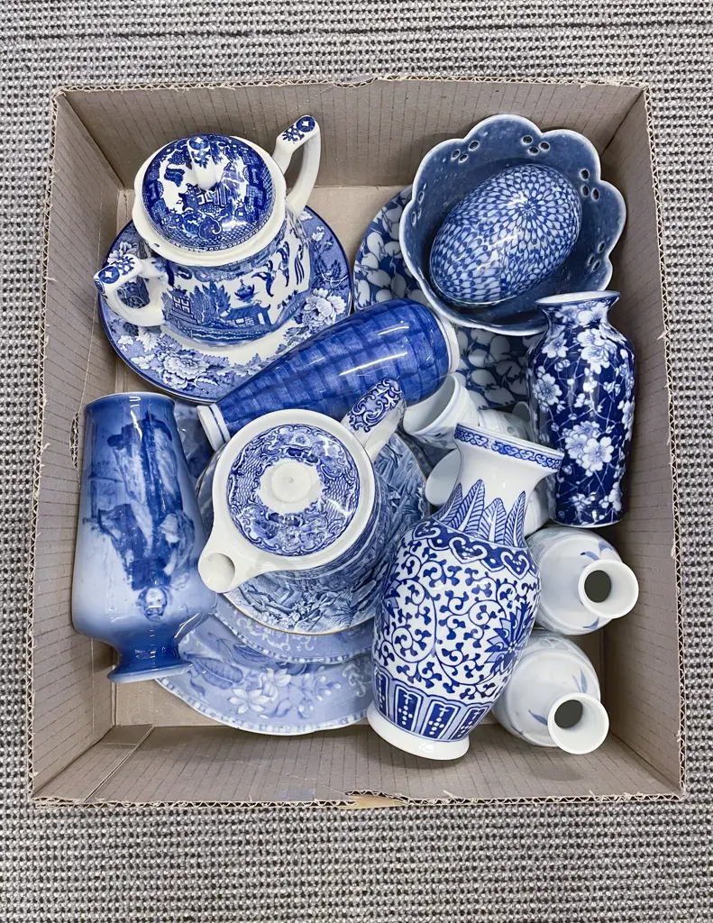 Qty of Assorted Blue and White China Image 1++
