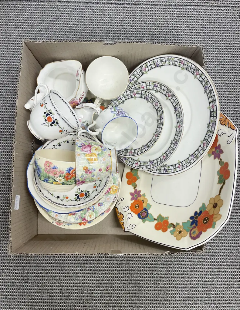 Qty of Assorted Fancy China Image 1++