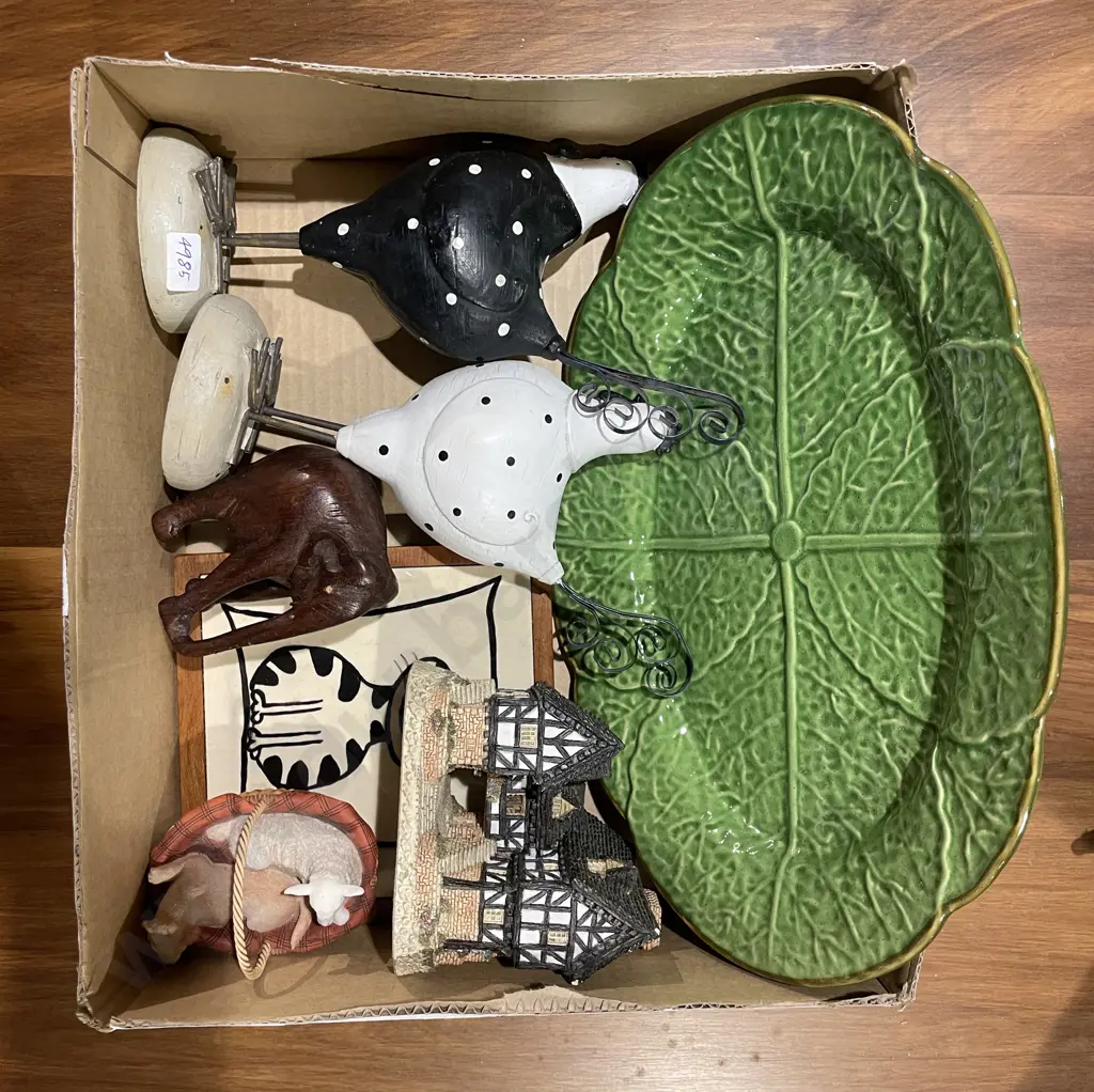 Qty of Assorted Decorative Homewares * PHOTO CHANGE Image 1++