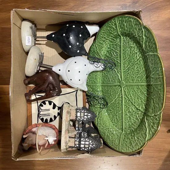 Qty of Assorted Decorative Homewares * PHOTO CHANGE