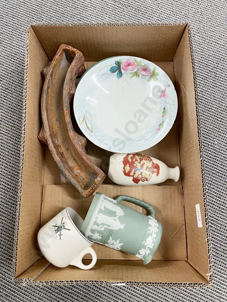 Crown Lynn NZ Mug with Assorted China and Pottery Image 1++