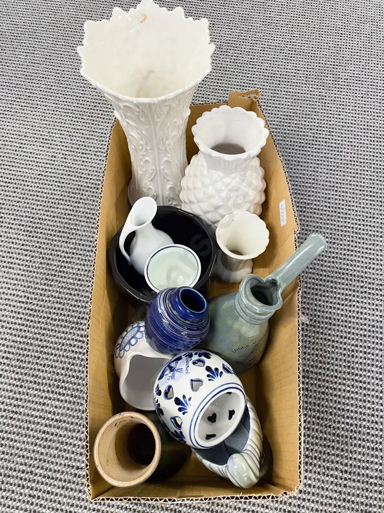 Lennox USA Vase Together with Assorted China etc Image 1++