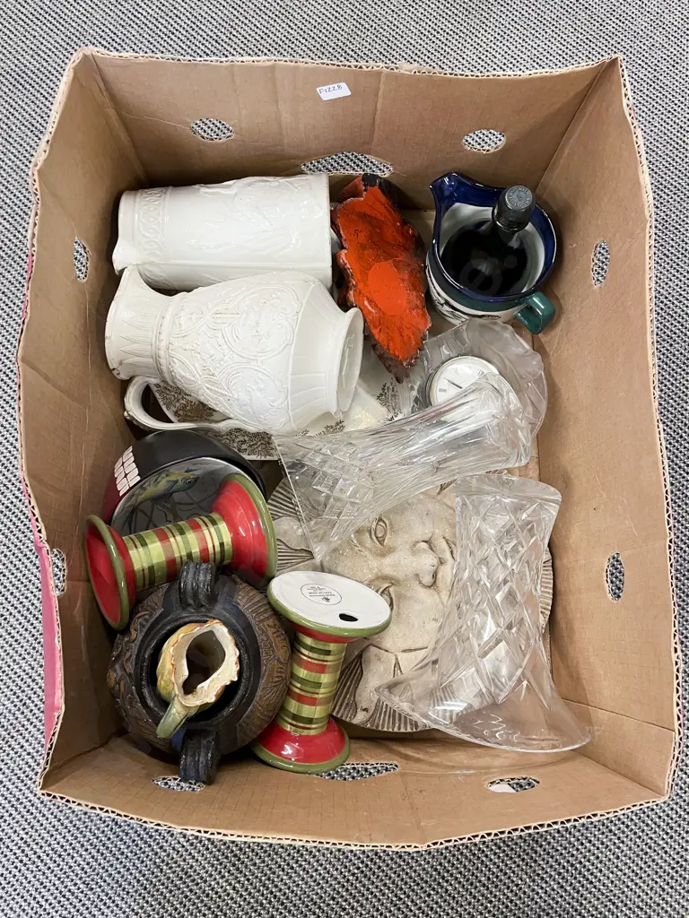 Qty of Assorted China and Glassware etc Image 1++